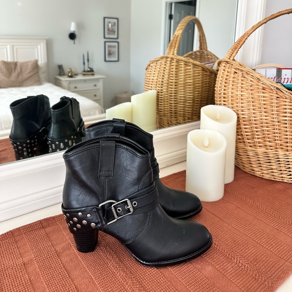Simply Vera Vera Wang Black Studded Faux Leather Booties